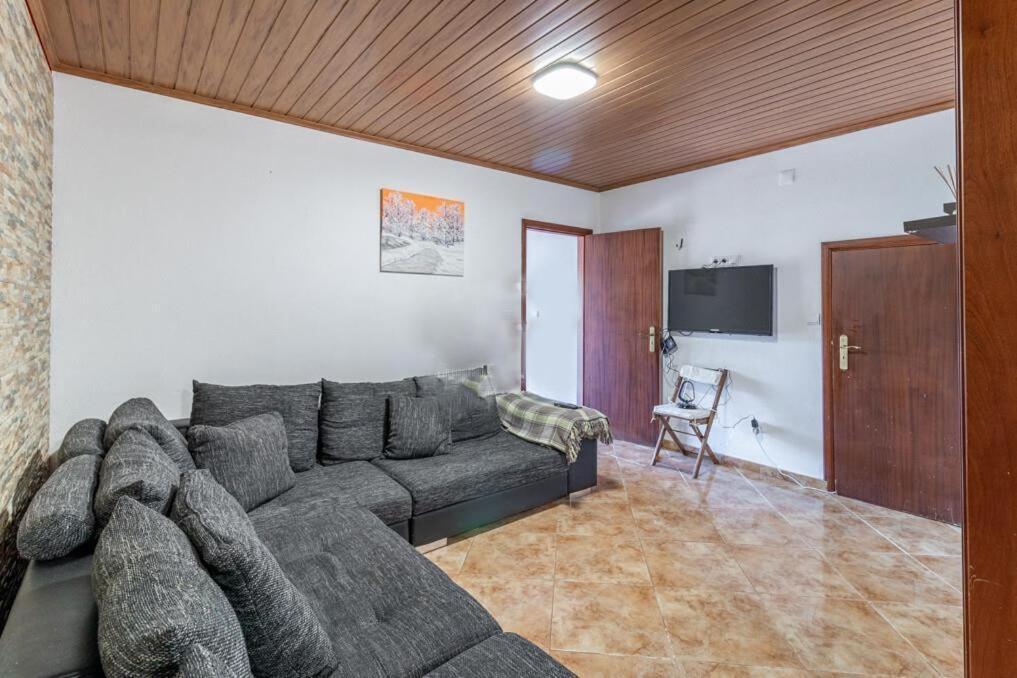 Casa - Peceful Mountain Retreat In Calheta Accommodatie bij particulieren