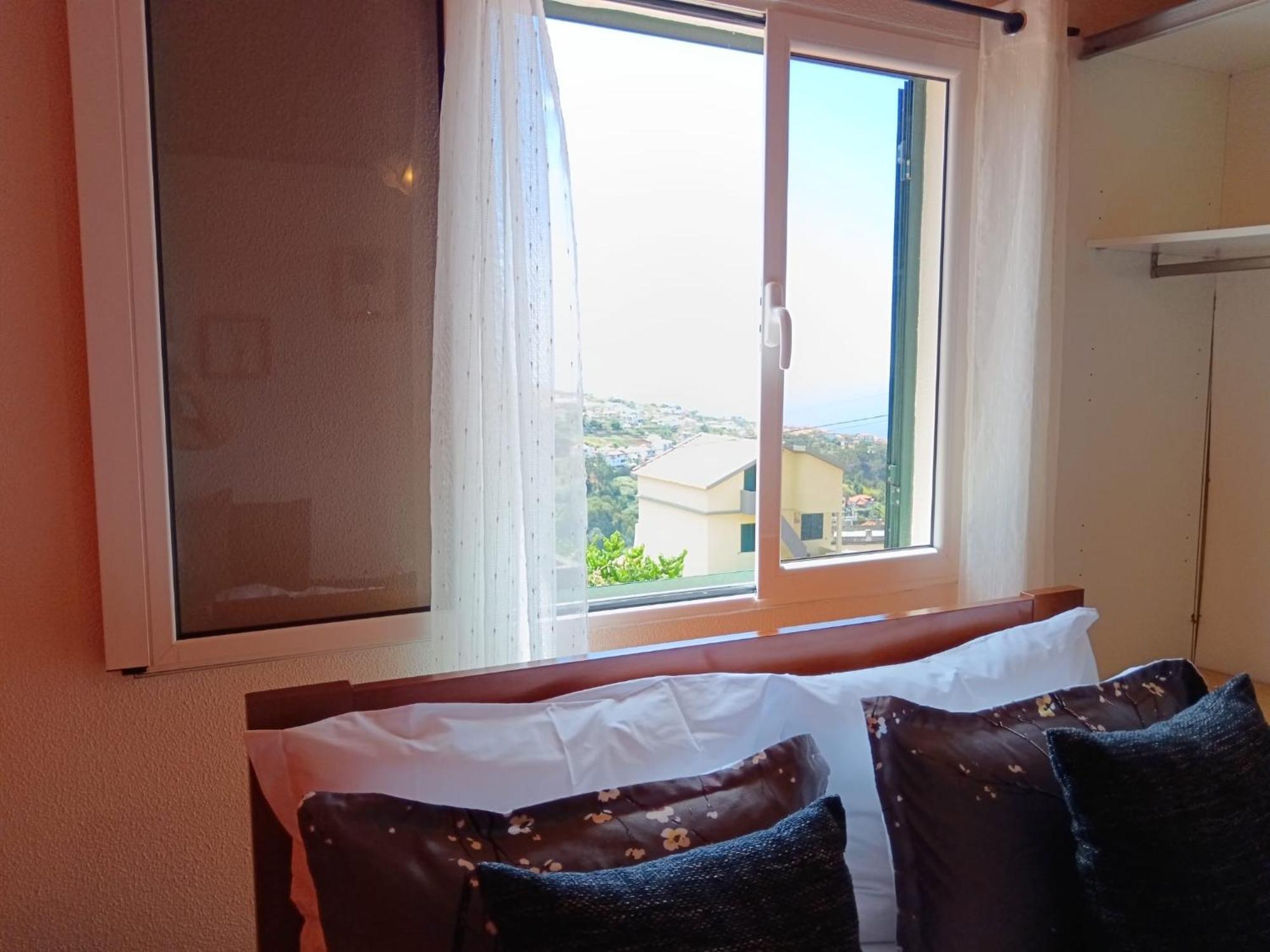 Casa - Peceful Mountain Retreat In Calheta Accommodatie bij particulieren